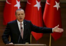 Turkish President Tayyip Erdogan makes a speech during his meeting with mukhtars at the Presidential Palace in Ankara, Turkey, November 26, 2015. PHOTO BY REUTERS/Umit Bektas