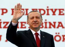 Turkish President Tayyip Erdogan greets his supporters during an opening ceremony in Istanbul, Turkey, May 6, 2016. PHOTO BY REUTERS/Murad Sezer