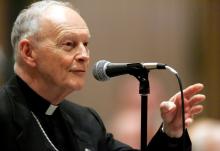 Cardinal Theodore McCarrick of Washington, D.C. gestures while asking a question during the United States Conference of Catholic Bishops general meeting in Chicago, June 16, 2005. PHOTO BY REUTERS/Frank Polich FJP/KS