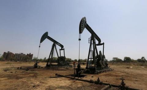 Oil and Natural Gas Corp's (ONGC) wells in an oil field on the outskirts of the western city of Ahmedabad, India, March 16, 2016. PHOTO BY REUTERS/Amit Dave