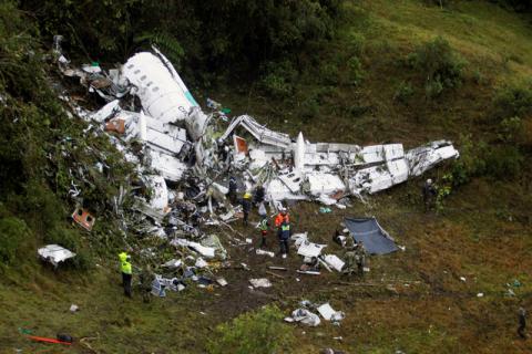Wreckage from a plane that crashed into Colombian jungle with Brazilian soccer team Chapecoense, is seen near Medellin, Colombia, November 29, 2016. PHOTO BY REUTERS/Fredy Builes