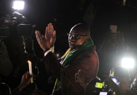Zimbabwean Pastor Evan Mawarire addresses followers after his release at Harare Magistrates court, July 13, 2016. PHOTO BY REUTERS/Philimon Bulawayo