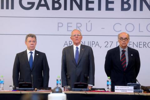Colombian president Juan Manuel Santos (L), his counterpart Peruvian President Pedro Pablo Kuczynski (C) and Peru's Foreign Affairs Minister Ricardo Luna (R) attend the third Binational Cabinet in Arequipa, Peru, January 27, 2017. PHOTO BY REUTERS/Luis Guillen /Courtesy of Peruvian Presidency
