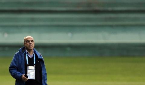 Algeria's football federation president Mohamed Raouraoua attends a training session ahead of their match against Russia at the Major Antonio Couto Pereira stadium in Curitiba, June 25, 2014. PHOTO BY REUTERS/Amr Abdallah Dalsh