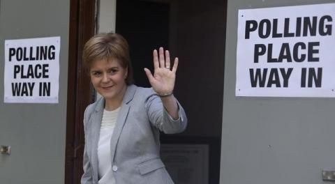 Scotland's First Minister Nicola Sturgeon leaves after voting in the EU referendum, at Broomhouse Community Hall in Glasgow, Scotland, Britain, June 23, 2016. PHOTO BY REUTERS/Clodagh Kilcoyne