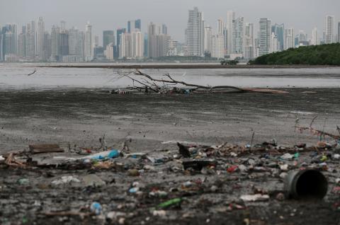 Plastic waste pile and debris are seen up near the beach in Panama City, as Panama becomes the first country in Central America to ban all single-use plastic bags, in Panama, July 19, 2019. PHOTO BY REUTERS/ Erick Marciscano