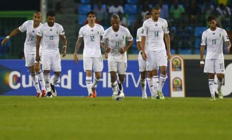 Algeria players react after a goal by Ivory Coast's Wilfried Bony (unseen) during their quarter-final soccer match of the 2015 African Cup of Nations in Malabo, February 1, 2015. PHOTO BY REUTERS/Amr Abdallah Dalsh