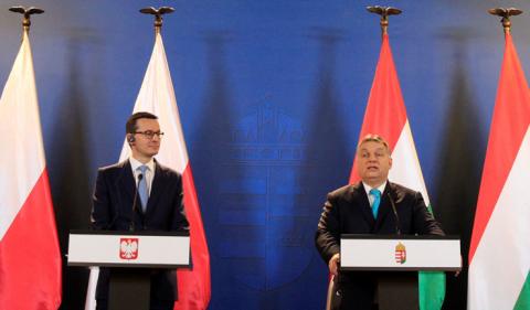 Polish Prime Minister Mateusz Morawiecki and Hungarian Prime Minister Viktor Orban hold a joint news conference in Budapest, Hungary, January 3, 2018. PHOTO BY REUTERS/Bernadett Szabo