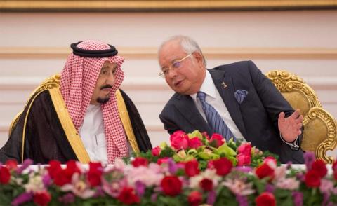 Saudi Arabia's King Salman and Malaysia's Prime Minister Najib Razak attend a Memorandum of Understanding signing ceremony in Putrajaya, Malaysia, February 27, 2017. PHOTO BY REUTERS/Bandar Algaloud/Courtesy of Saudi Royal Court