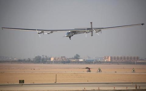 Solar Impulse 2, a solar powered plane piloted by Swiss aviator Andre Borschberg, is seen as it prepares to land at Cairo Airport, Egypt July 13, 2016. PHOTO BY REUTERS/Amr Abdallah Dalsh
