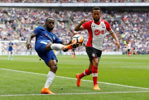Chelsea's Victor Moses in action with Southampton's Ryan Bertrand. PHOTO BY REUTERS/Darren Staples