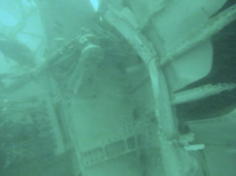 What is believed to be wreckage from crashed AirAsia flight QZ8501 in the Java Sea is pictured in this underwater photograph released by Indonesia's National Search And Rescue Agency (BASARNAS), January 7, 2015. PHOTO BY REUTERS/BASARNAS
