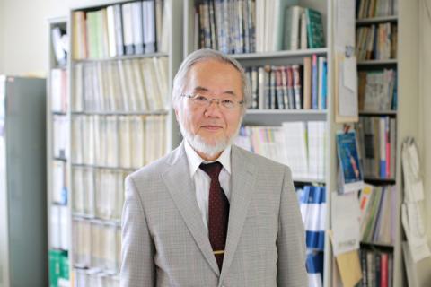 Yoshinori Ohsumi, a professor in Tokyo Institute of Technology is seen at his laboratory office in Yokohama, Japan, June 7, 2013 in this handout released by Tokyo Institute of Technology. PHOTO BY REUTERS
