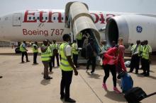 Passengers disembark from a Boeing 787 Dreamliner aircraft of Ethiopian Airlines at the newly renovated Kaduna airport in Kaduna, Nigeria, March 8, 2017. PHOTO BY REUTERS/Afolabi Sotunde