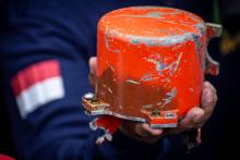 ndonesia's National Transportation Safety Committee (KNKT) officer shows a cockpit voice recorder (CVR) of a Lion Air JT610 that crashed into Tanjung Karawang sea, on the deck of Indonesia's Navy ship KRI Spica-934 at Karawang sea in West Java, Indonesia, January 14, 2019 in this photo taken by Antara Foto. PHOTO BY REUTERS/Aprillio Akbar
