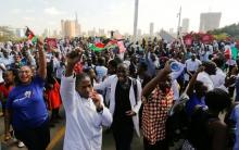 Kenyan doctors chant slogans to demand fulfilment of a 2013 agreement between their union and the government that would raise their pay and improve working conditions outside the employment and labour relations courts in Nairobi, Kenya, January 26, 2017. PHOTO BY REUTERS/Thomas Mukoya