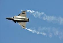 A Rafale fighter jet performs during the Aero India air show at Yelahanka air base in Bengaluru, India, February 18, 2015. PHOTO BY REUTERS/Abhishek N. Chinnappa