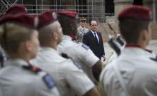 French president Francois Hollande reviews troops during a ceremony to pay respects to the Harkis, at the Hotel des Invalides in Paris, France, September 25, 2016. The 'Harkis' were Algerian soldiers serving as auxiliaries in the French army during the Algerian war between 1954 and 1962. PHOTO BY REUTERS/Ian Langsdon