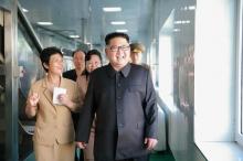 North Korean leader Kim Jong Un gives field guidance to the newly built Ryugyong Kimchi Factory in this undated photo released by North Korea's Korean Central News Agency (KCNA), June 10, 2016. PHOTO BY REUTERS