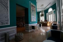A lounge and a bar are seen at the Gran Hotel Manzana, owned by the Cuban government and managed by Swiss-based Kempinski Hotels SA, in Havana, Cuba, May 12, 2017. PHOTO BY REUTERS/Stringer
