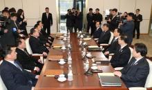 South and North Korean delegations attend their meeting at the truce village of Panmunjom in the demilitarised zone separating the two Koreas, South Korea, January 9, 2018. PHOTO BY REUTERS/Yonhap