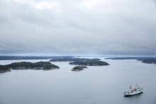 A Swedish minesweeper patrols the waters of the Stockholm archipelago, October 19, 2014. PHOTO BY REUTERS/Marko Saavala