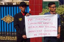 Rakhine State residents protest after a local gathering in Mrauk U celebrating an ancient Buddhist Arakan kingdom turned violent and many were killed and injured, in Sittwe, Myanmar, January 17, 2018. PHOTO BY REUTERS/Stringer