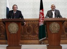 Afghan President Ashraf Ghani (R) and Pakistani Prime Minister Nawaz Sharif attend a news conference in Kabul, May 12, 2015. PHOTO BY REUTERS/Omar Sobhani