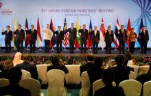 Singapore’s Prime Minister Lee Hsien Loong and ASEAN foreign ministers pose for a group photo during the opening ceremony of the 51st ASEAN Foreign Ministers' Meeting in Singapore, August 2, 2018. PHOTO BY REUTERS/Edgar Su