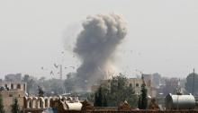 Smoke and debris rise from the site of a Saudi-led air strike in Sanaa, Yemen August 31, 2016. REUTERS/Khaled Abdullah