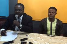 Ibrahim Tommy (L), head of the Centre for Accountability and the Rule of Law, and Yusuf Kabbah, head of Sierra Leone Association of Ebola Survivors, attend a news conference in Freetown, Sierra Leone, December 15, 2017. PHOTO BY REUTERS/Umaru Fofana