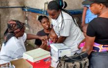 A Congolese child receives vaccination against yellow fever at the Kalembe-Lembe pediatric hospital, in Lingwala district of the Democratic Republic of Congo's capital Kinshasa, August 17, 2016. PHOTO BY REUTERS/Aaron Ross